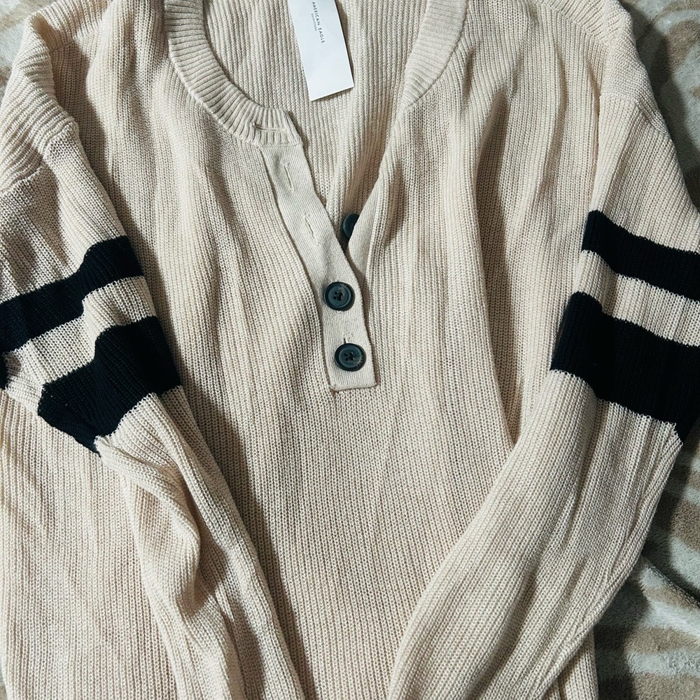 American eagle cream colored sweater with tags